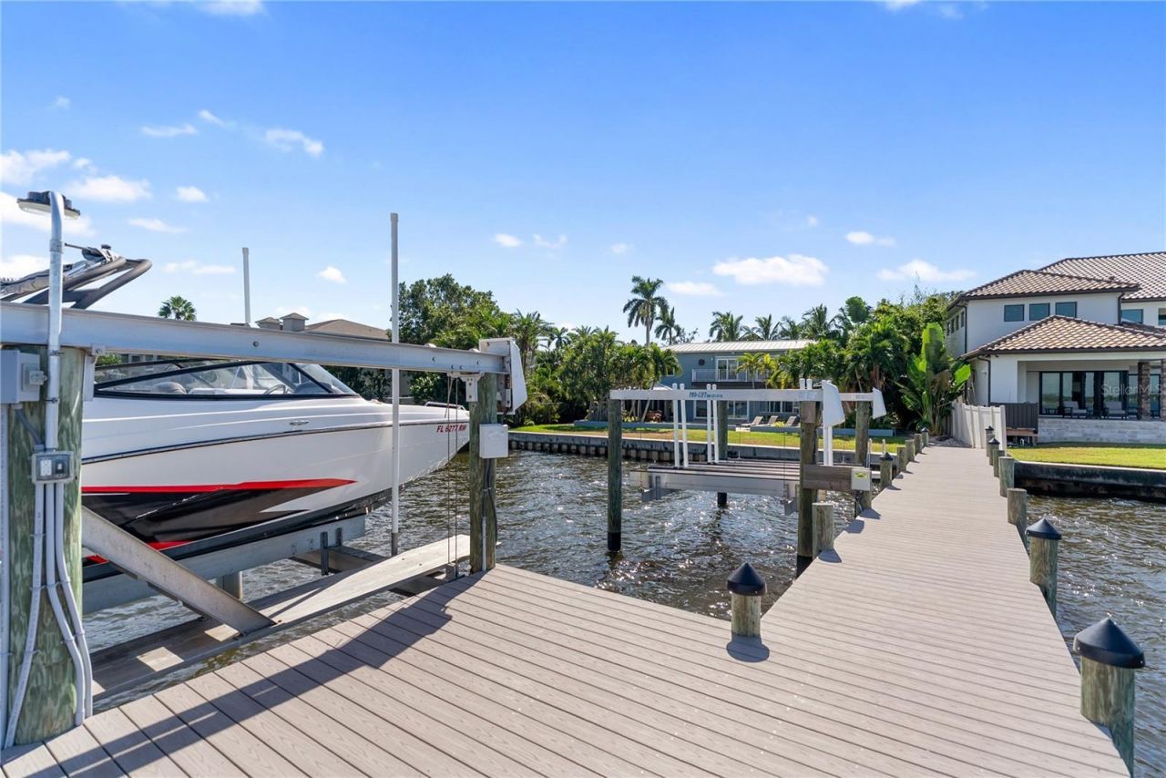 1710 Point Pleasant Avenue W, Bradenton, FL 34205 Photo