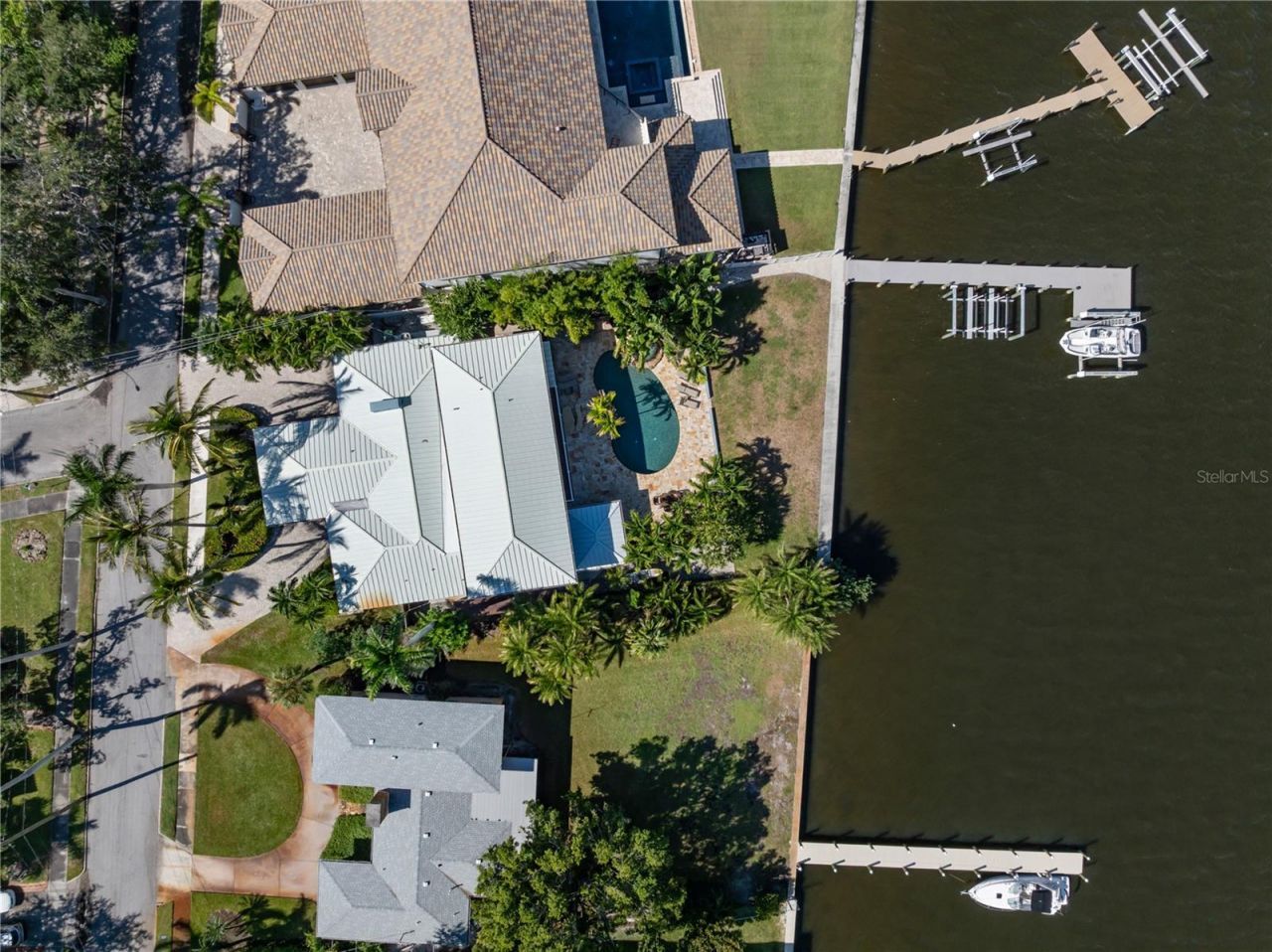 1710 Point Pleasant Avenue W, Bradenton, FL 34205 Photo