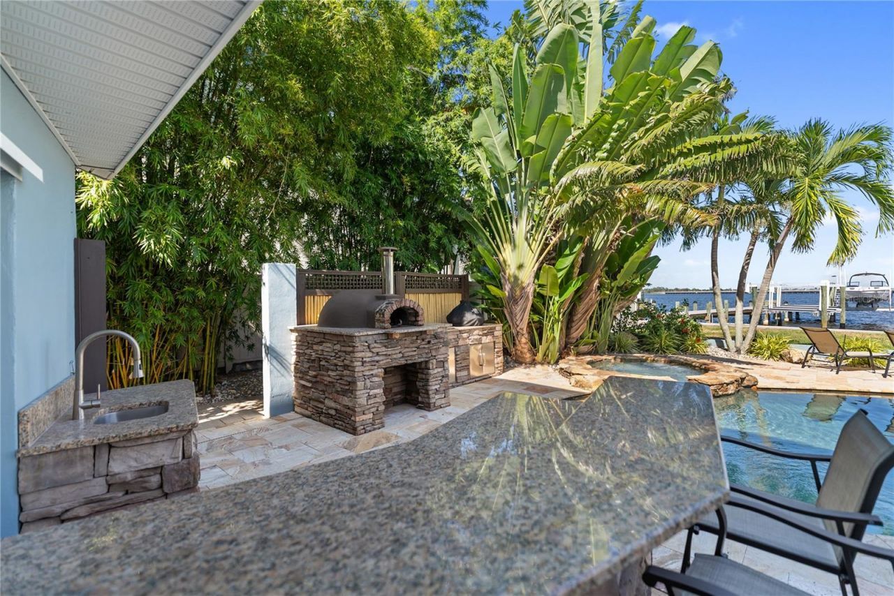 1710 Point Pleasant Avenue W, Bradenton, FL 34205 Photo