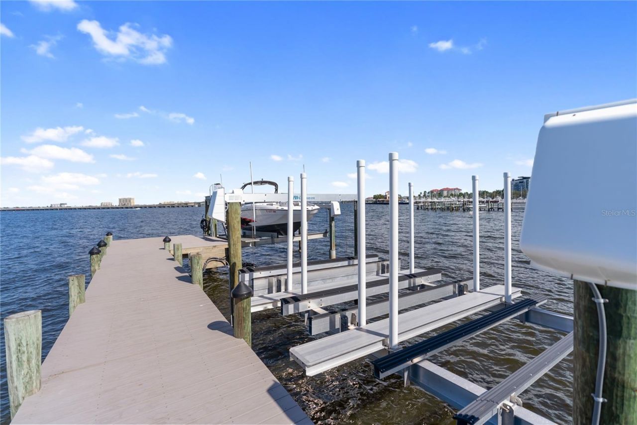 1710 Point Pleasant Avenue W, Bradenton, FL 34205 Photo