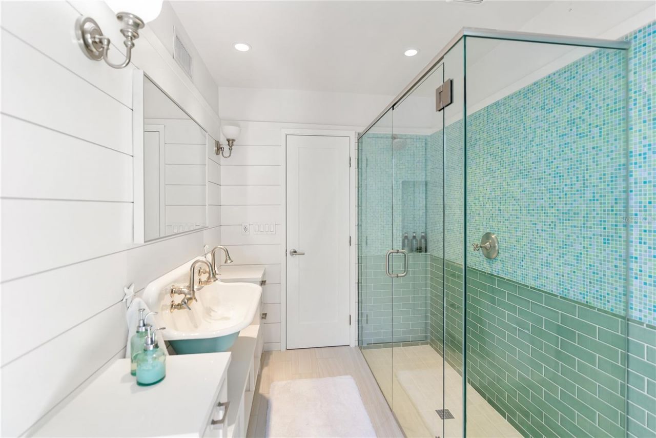 1710 Point Pleasant Avenue W, Bradenton, FL 34205 Photo