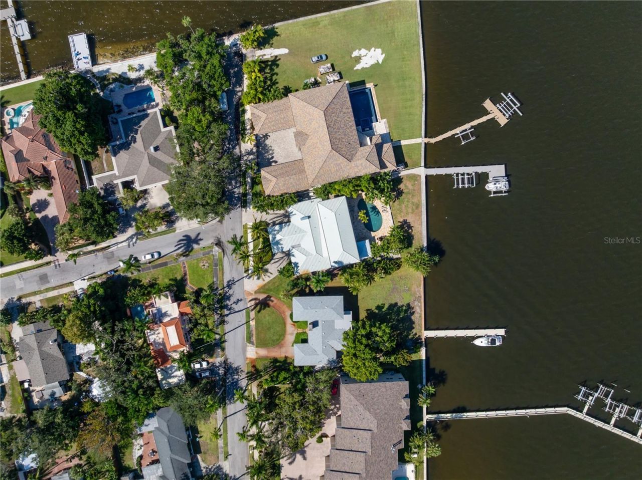 1710 Point Pleasant Avenue W, Bradenton, FL 34205 Photo