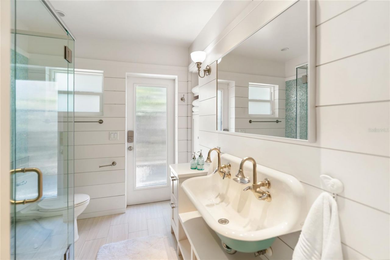 1710 Point Pleasant Avenue W, Bradenton, FL 34205 Photo