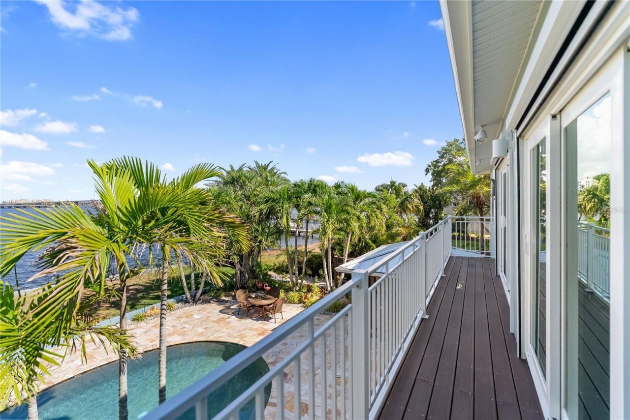 1710 Point Pleasant Avenue W, Bradenton, FL 34205 Photo