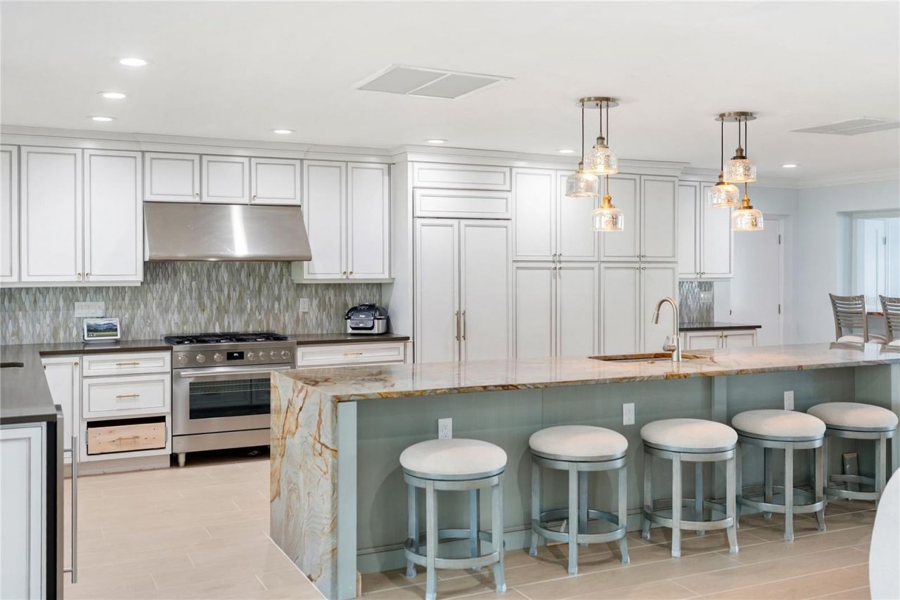 1710 Point Pleasant Avenue W, Bradenton, FL 34205 Photo