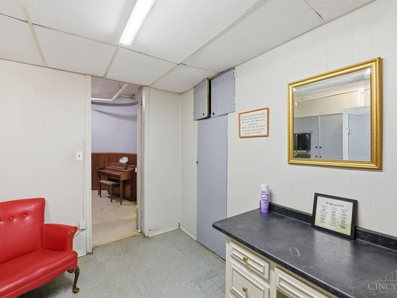 4256 Hamilton Avenue, Cincinnati, OH 45223 Photo 46