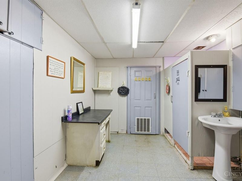 4256 Hamilton Avenue, Cincinnati, OH 45223 Photo 48