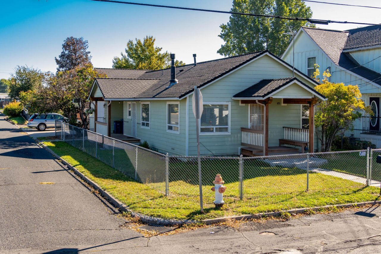 798 NW Claypool Street, Prineville, OR 97754 Main Photo