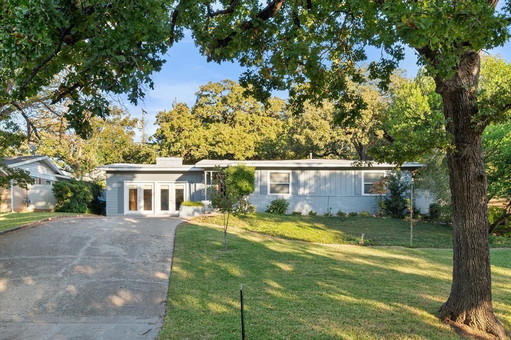 1405 Briarwood Boulevard, Arlington, TX 76013 Main Photo