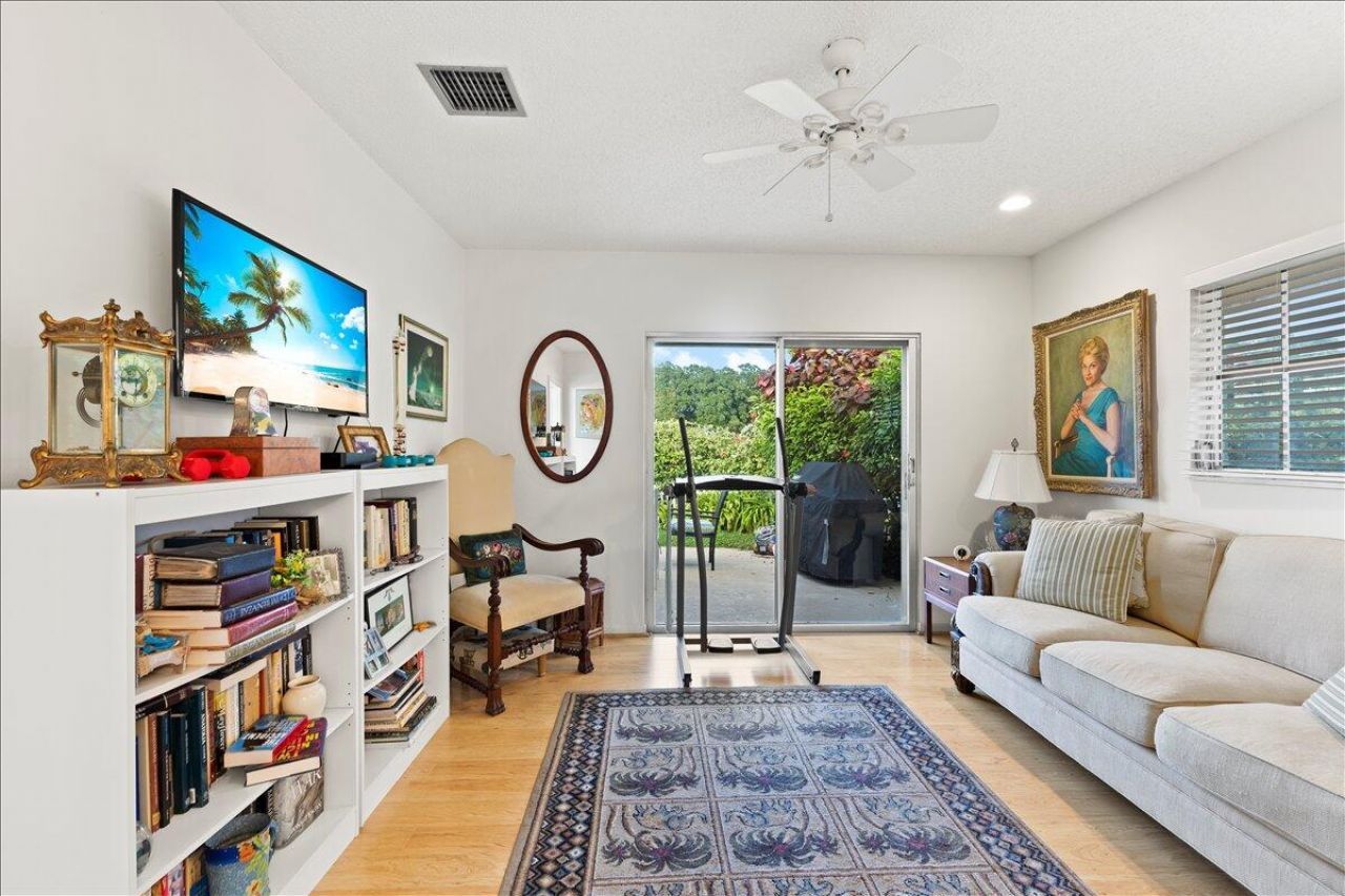 233 Rio Vista Circle, Atlantis, FL 33462 Photo