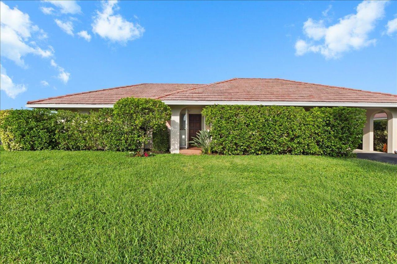 233 Rio Vista Circle, Atlantis, FL 33462 Photo