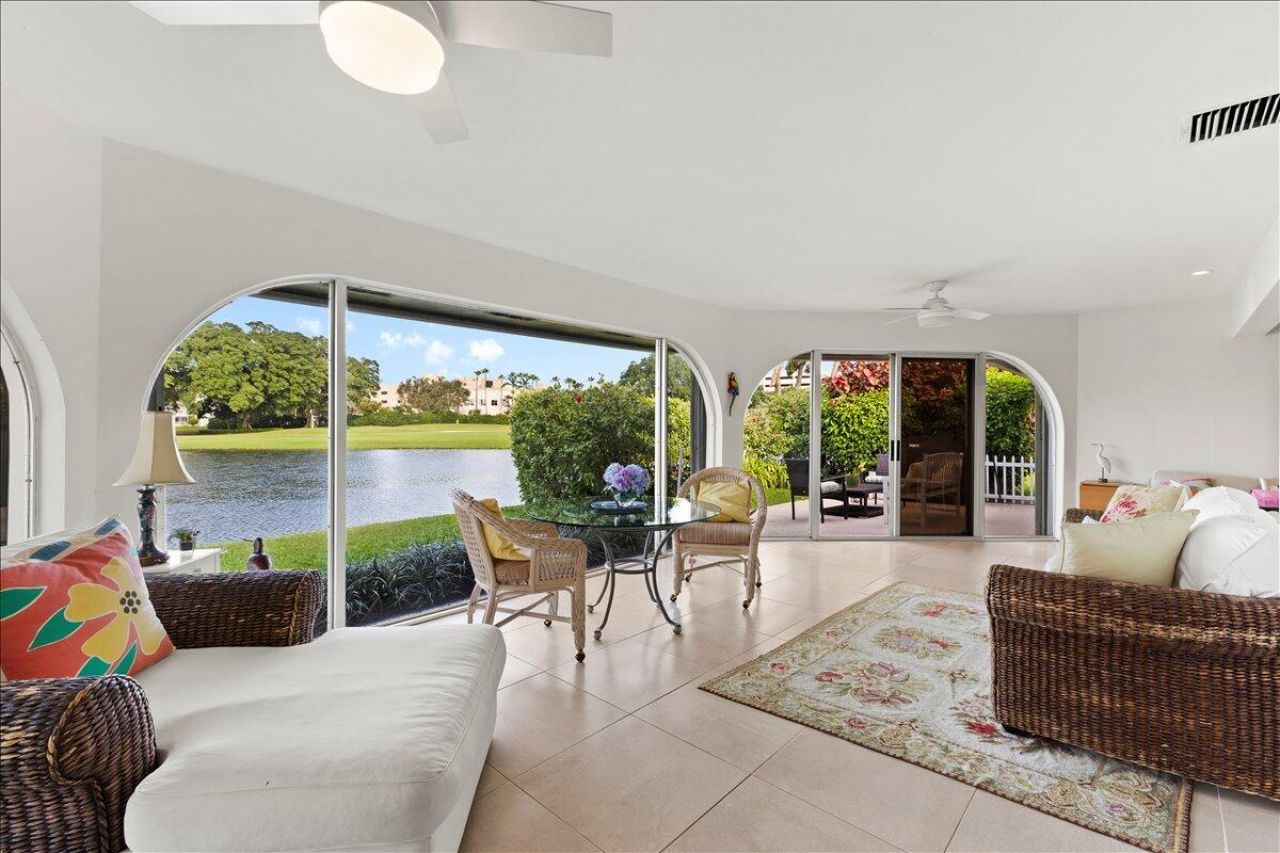 233 Rio Vista Circle, Atlantis, FL 33462 Photo