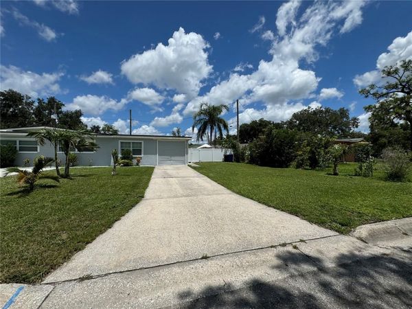 2702 CAMPUS HILL DRIVE, TAMPA, FL 33612