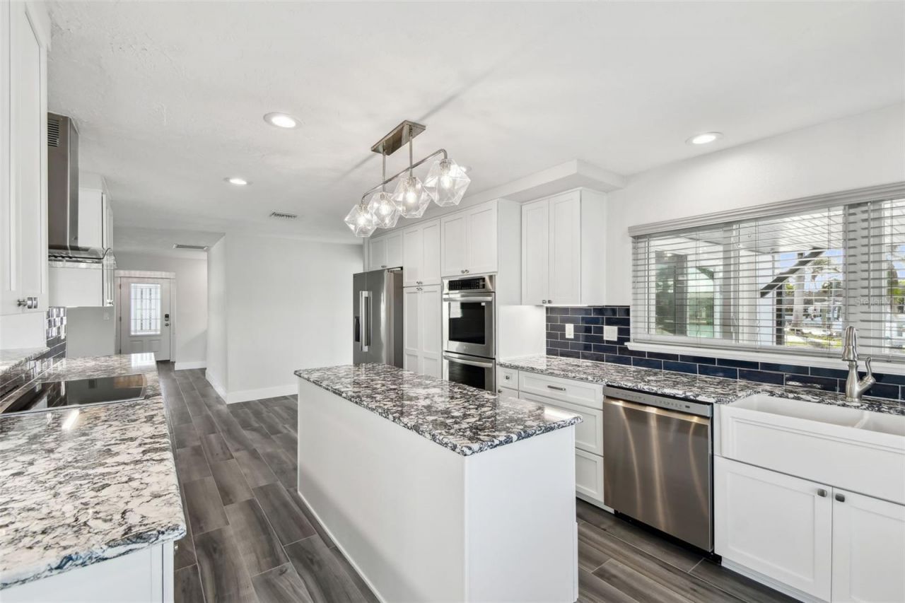 1514 Sea Gull Drive S, Saint Petersburg, FL 33707 Photo