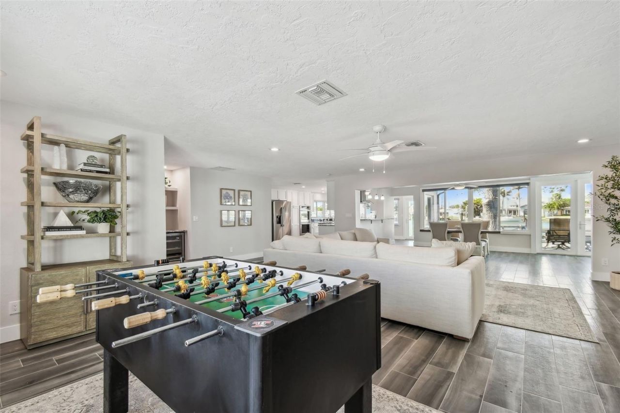 1514 Sea Gull Drive S, Saint Petersburg, FL 33707 Photo
