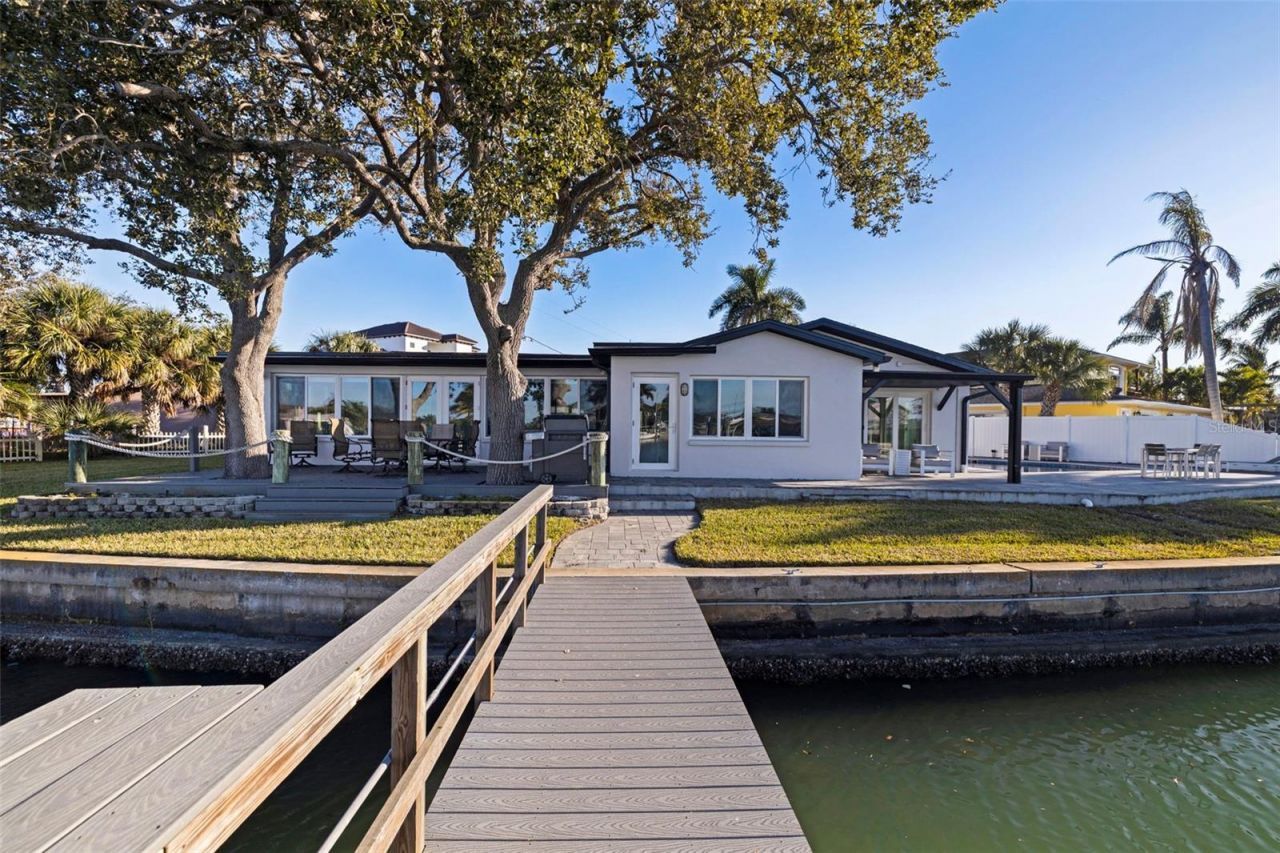 1514 Sea Gull Drive S, Saint Petersburg, FL 33707 Photo
