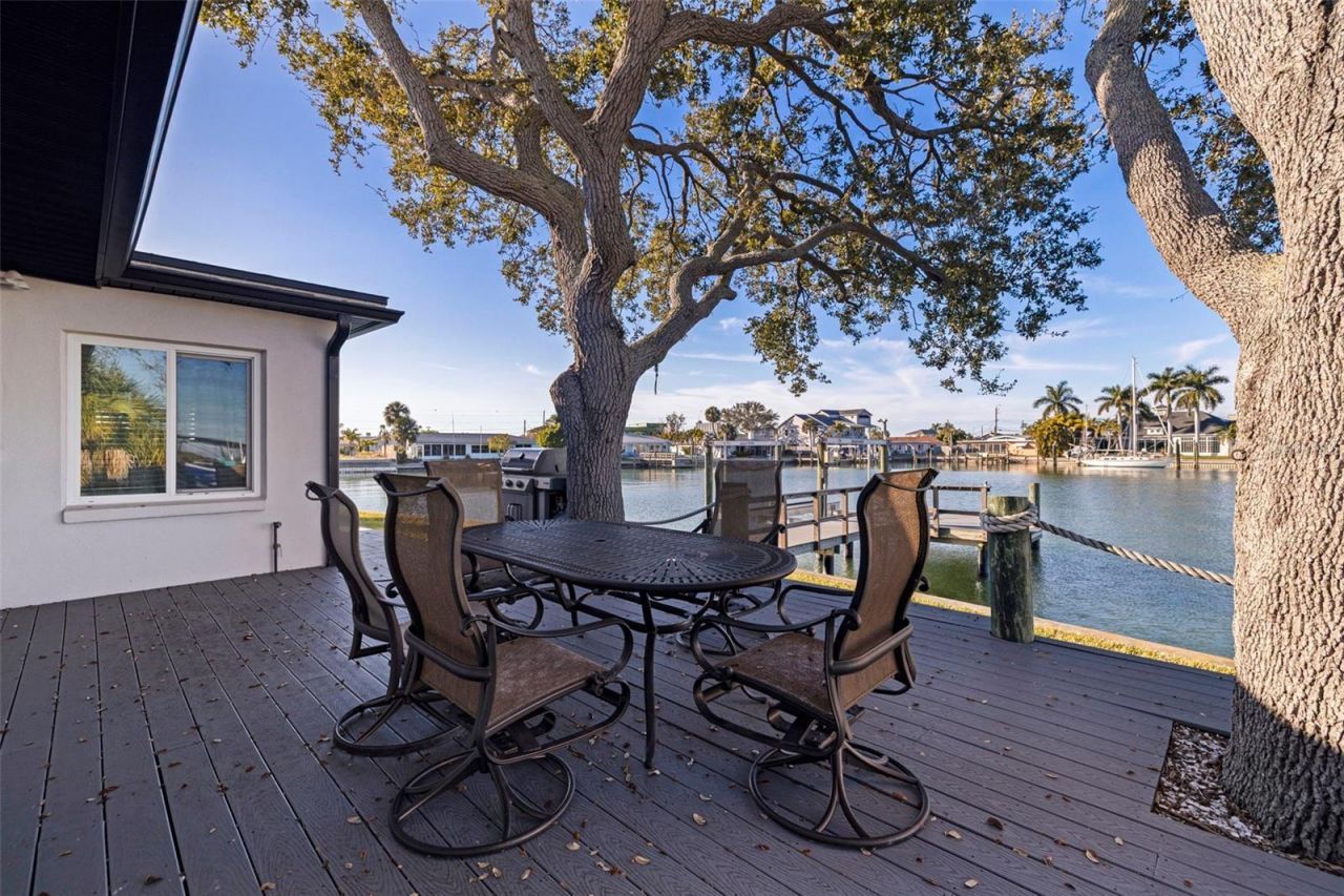 1514 Sea Gull Drive S, Saint Petersburg, FL 33707 Photo