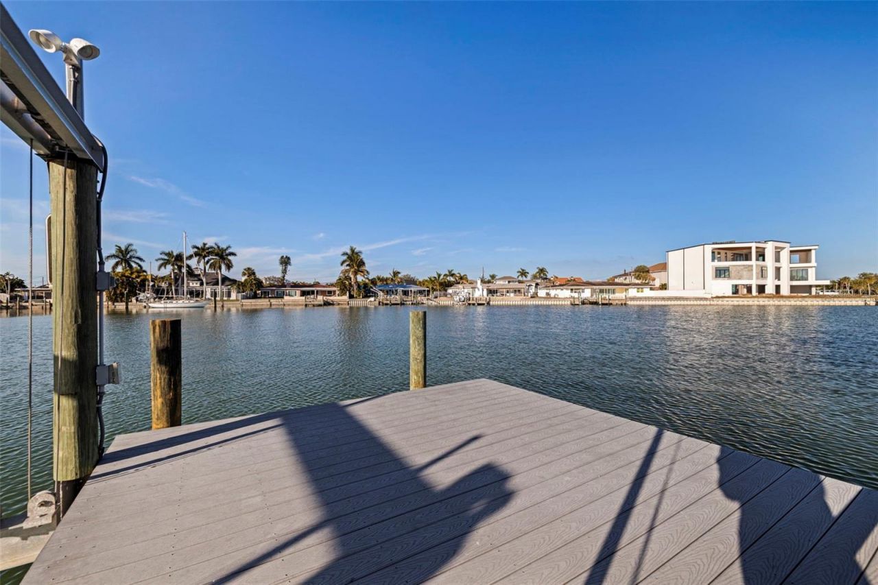 1514 Sea Gull Drive S, Saint Petersburg, FL 33707 Photo