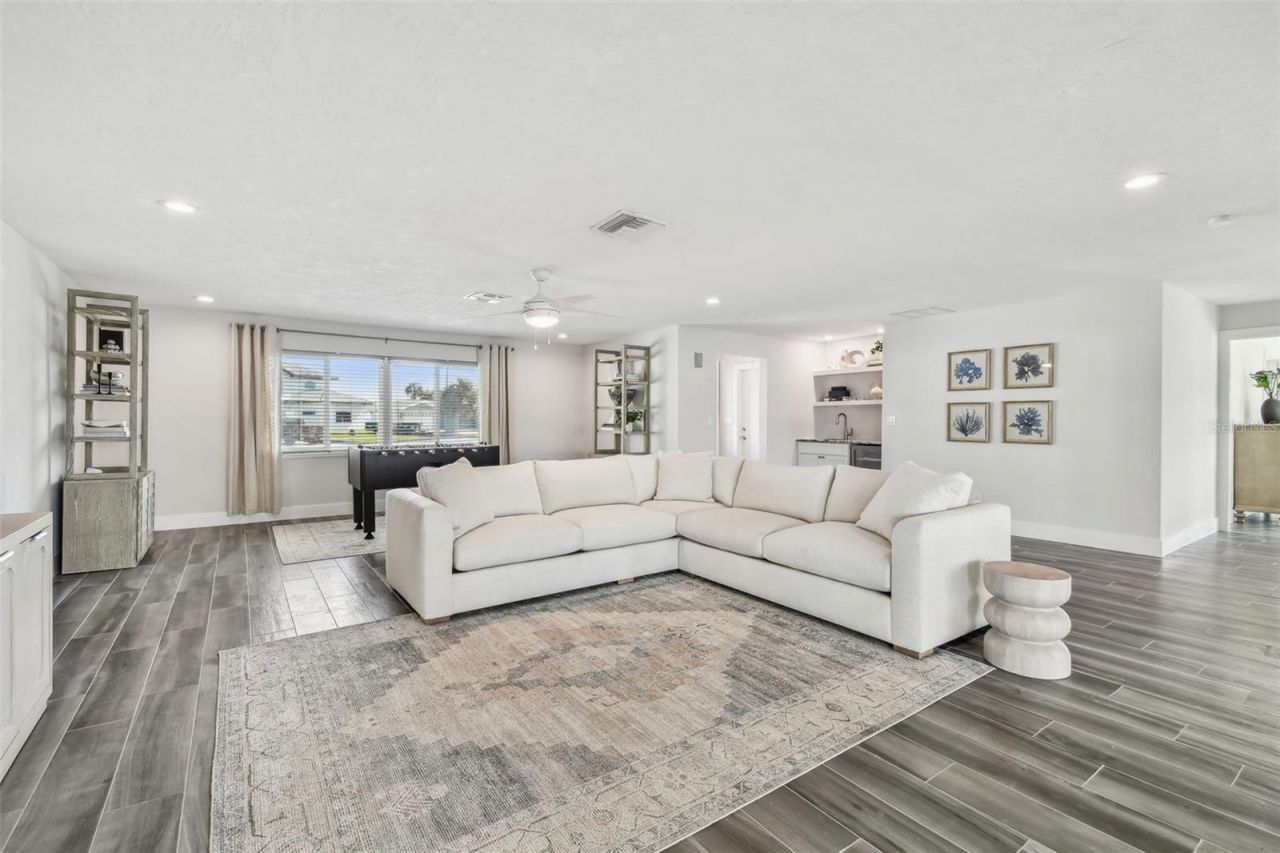 1514 Sea Gull Drive S, Saint Petersburg, FL 33707 Photo