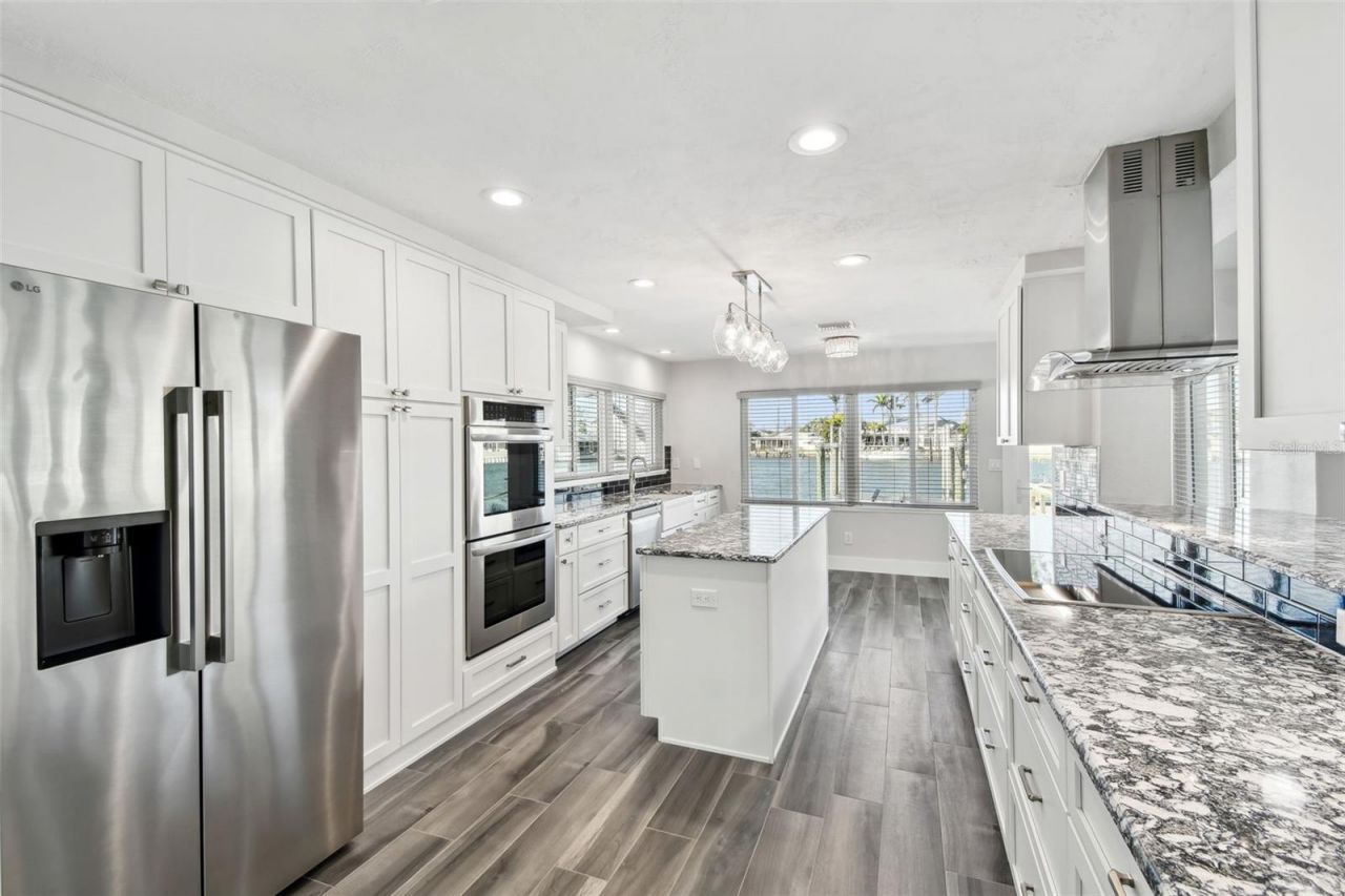 1514 Sea Gull Drive S, Saint Petersburg, FL 33707 Photo