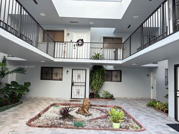 1290 W 41 St, Unit 203, Hialeah, FL 33012