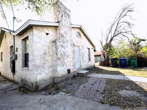 1330 Fenfield, San Antonio, TX 78211