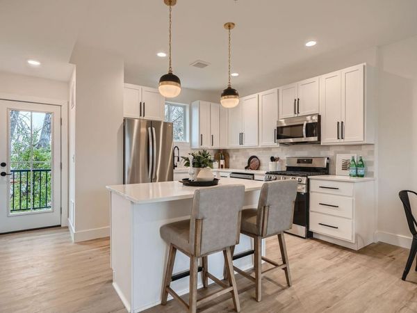 1995 11th Avenue E, Unit 1, Maplewood, MN 55119