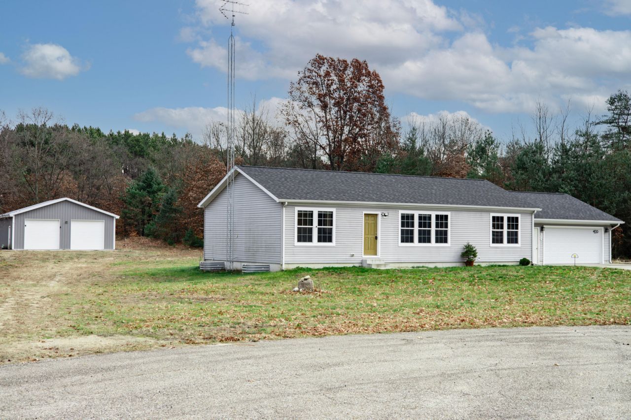 4510 Medler Rd. Drive, Morley, MI 49336 Main Photo