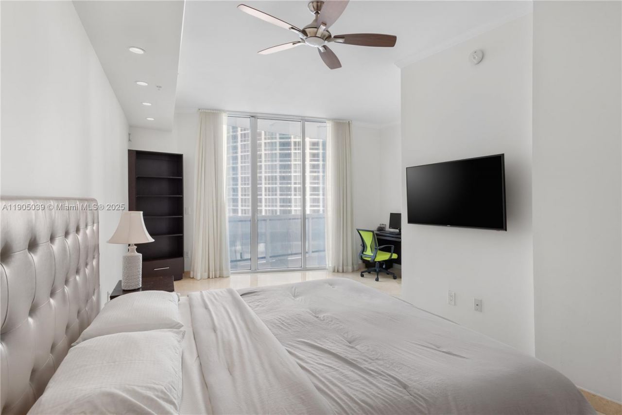 18101 Collins Ave, Unit 906, Sunny Isles Beach, FL 33160 Photo
