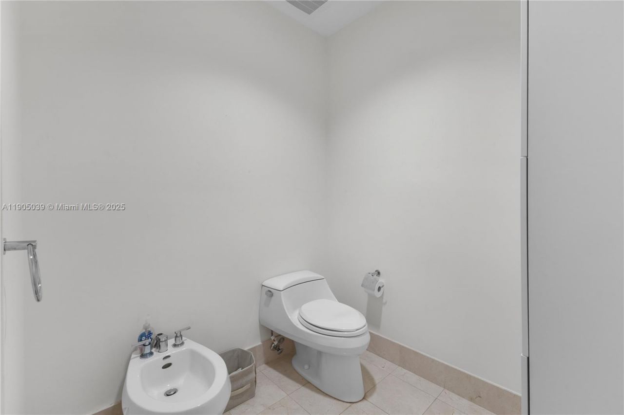 18101 Collins Ave, Unit 906, Sunny Isles Beach, FL 33160 Photo