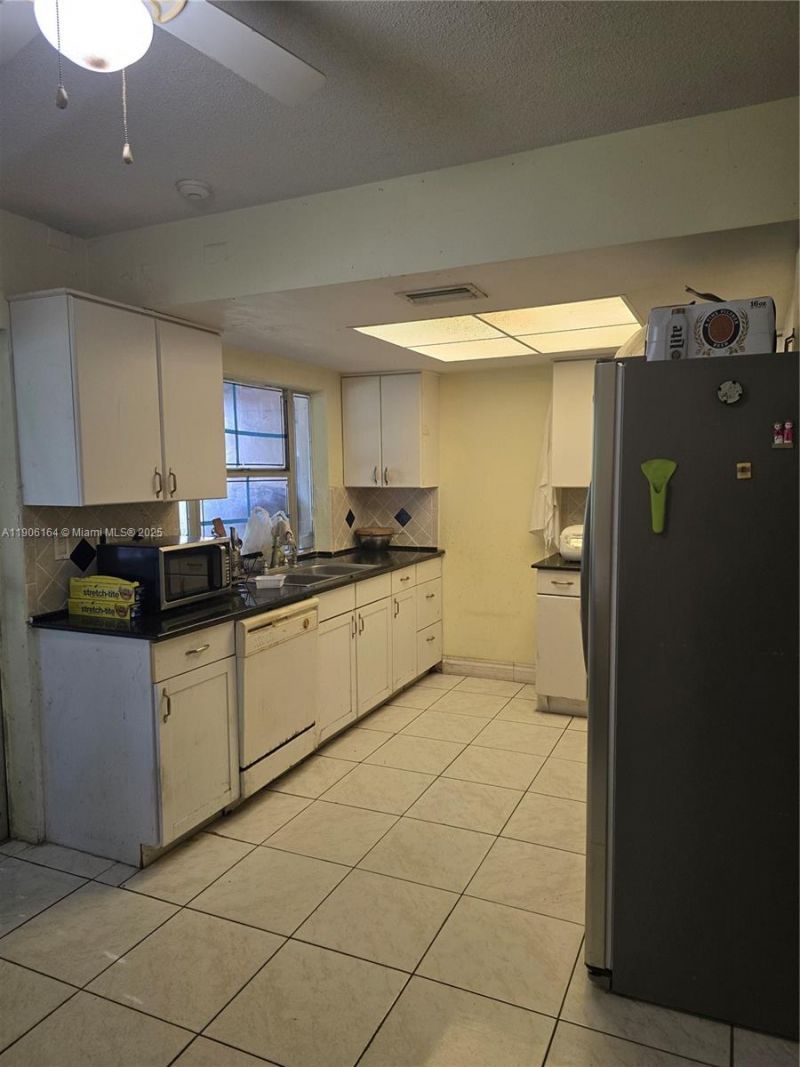 6013 NW 68th Ave, Tamarac, FL 33321 Photo