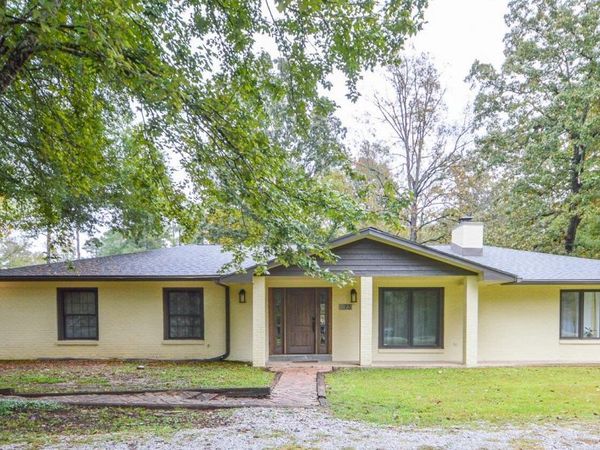 73 Lisa Ln, Starkville, MS 39759