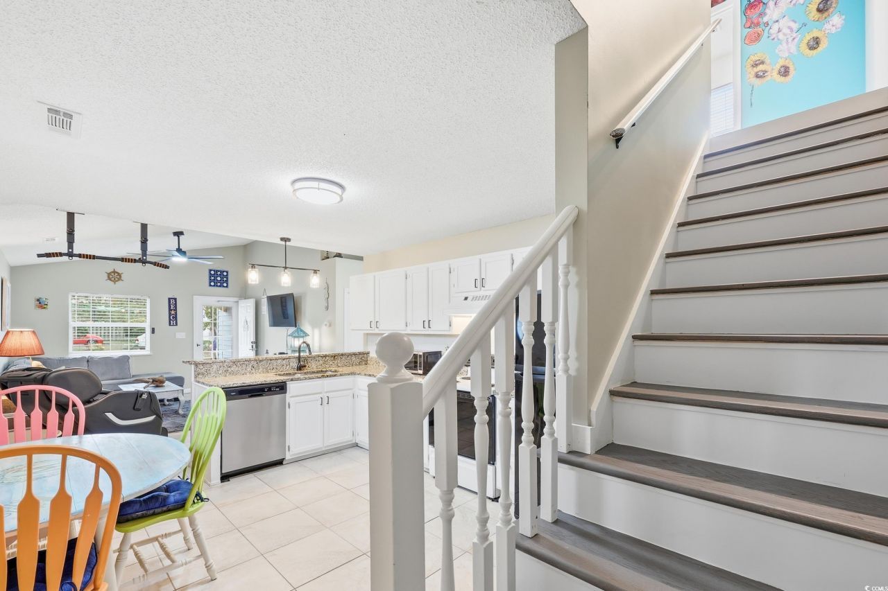 412 Chesterfield Ct. Photo 24