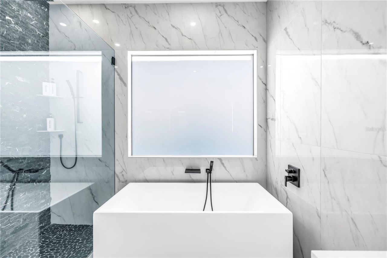 2305 Temple Street, Sarasota, FL 34239 Photo