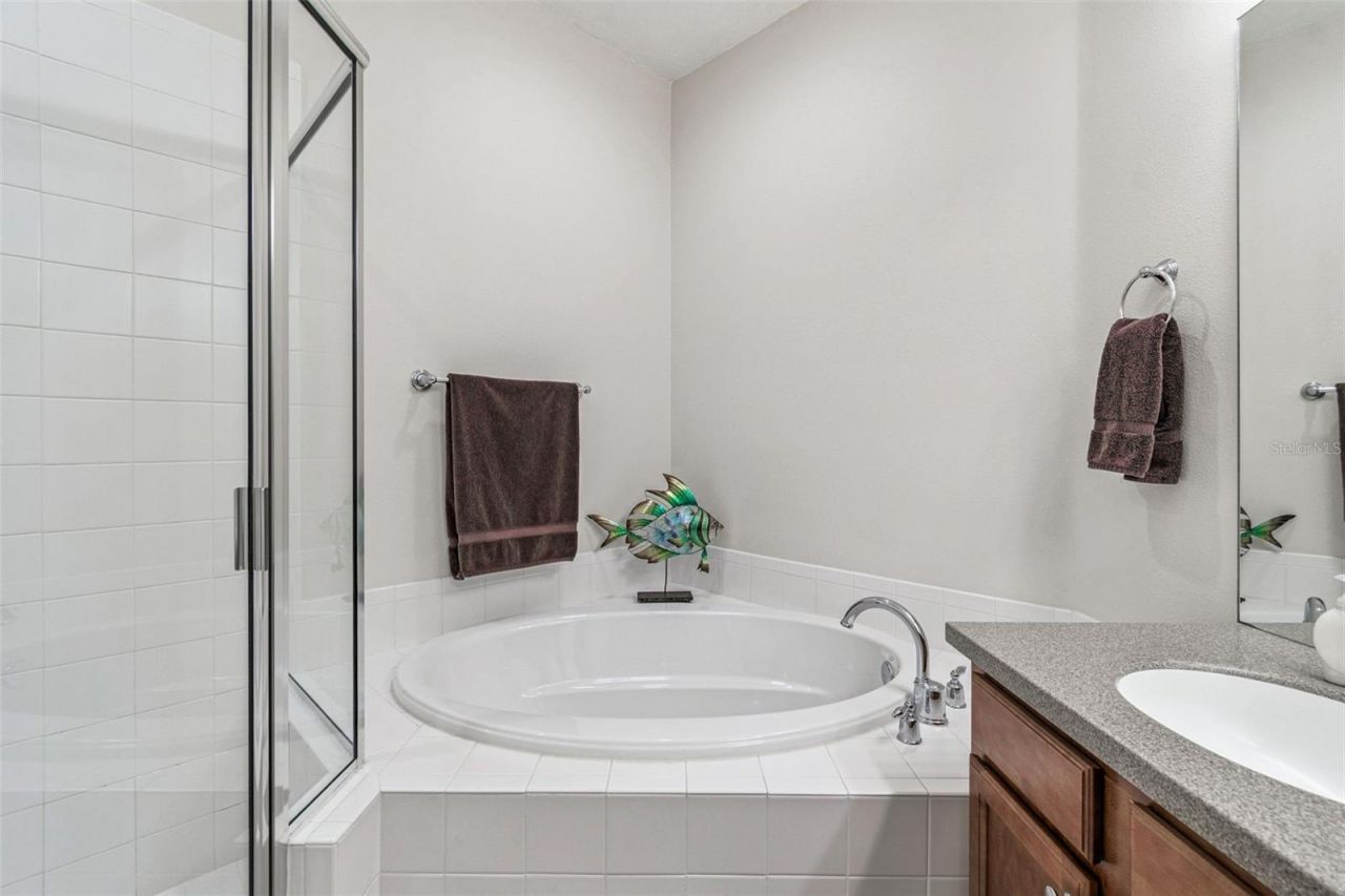 841 Lantern Way, Unit 202, Clearwater, FL 33765 Photo