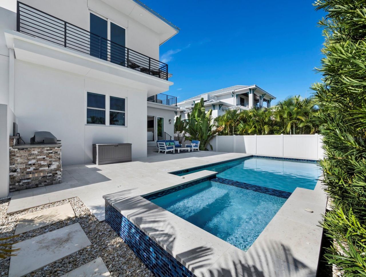 6810 Longboat Drive S, Longboat Key, FL 34228 Photo