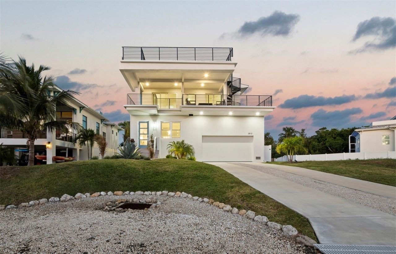 6810 Longboat Drive S, Longboat Key, FL 34228 Photo