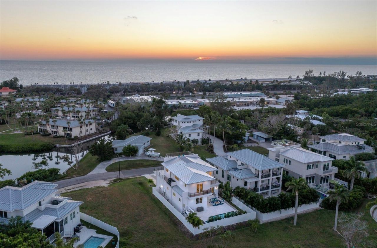 6810 Longboat Drive S, Longboat Key, FL 34228 Photo