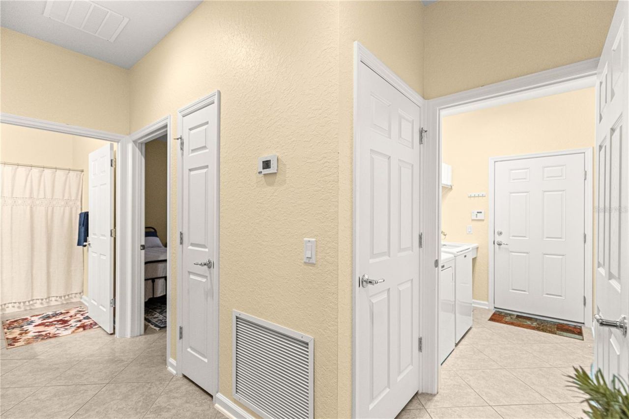 9566 SW 70th Loop, Ocala, FL 34481 Photo