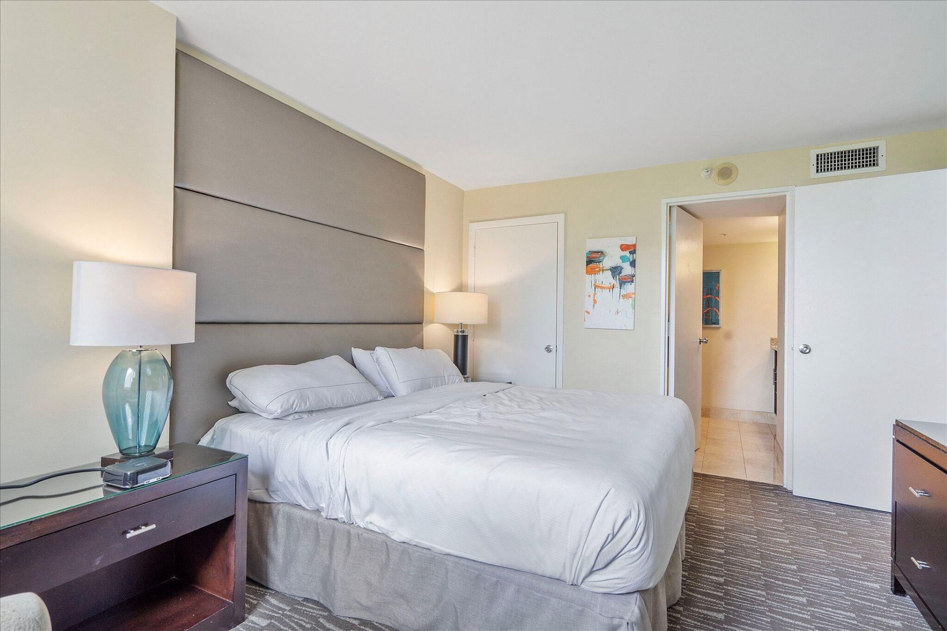 2670 E Sunrise Boulevard, Unit 409, Fort Lauderdale, FL 33304 Photo