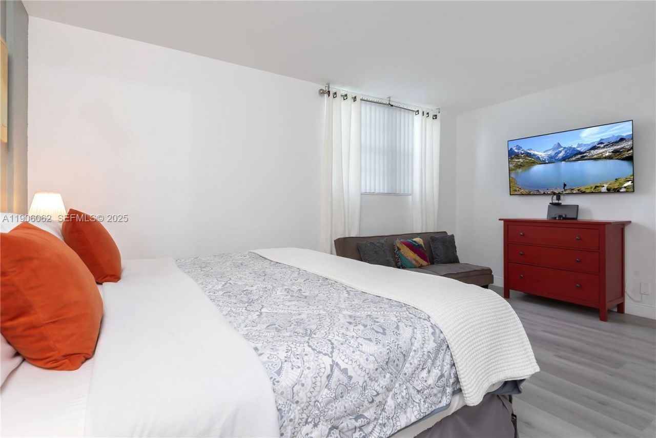 3901 S Ocean Dr, Unit 4P, Hollywood, FL 33019 Photo