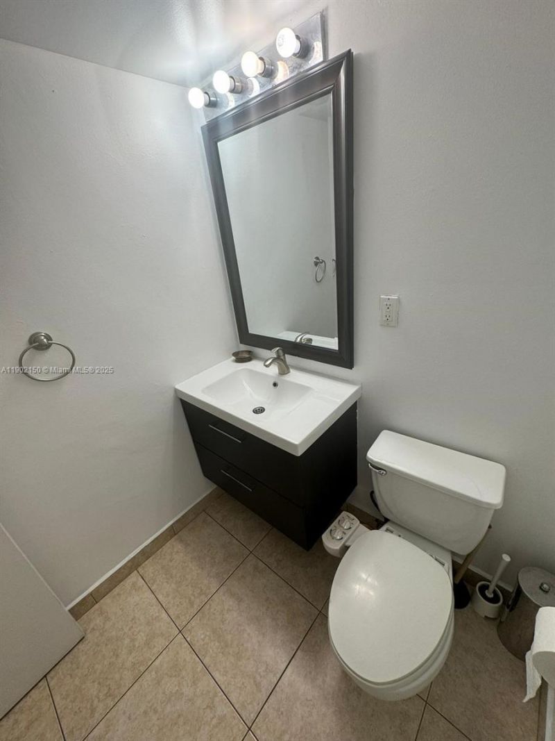 19370 Collins Ave, Unit 206, Sunny Isles Beach, FL 33160 Photo