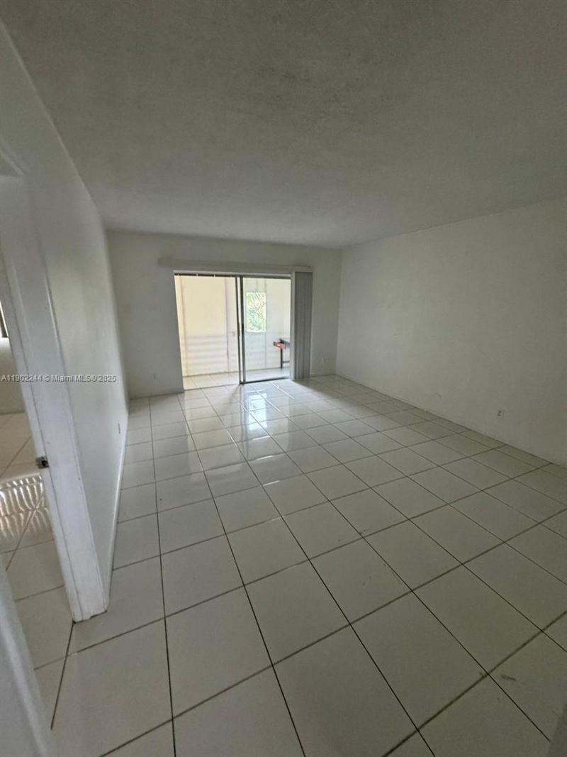 20201 NE 29th Ct, Unit D329, Aventura, FL 33180 Photo