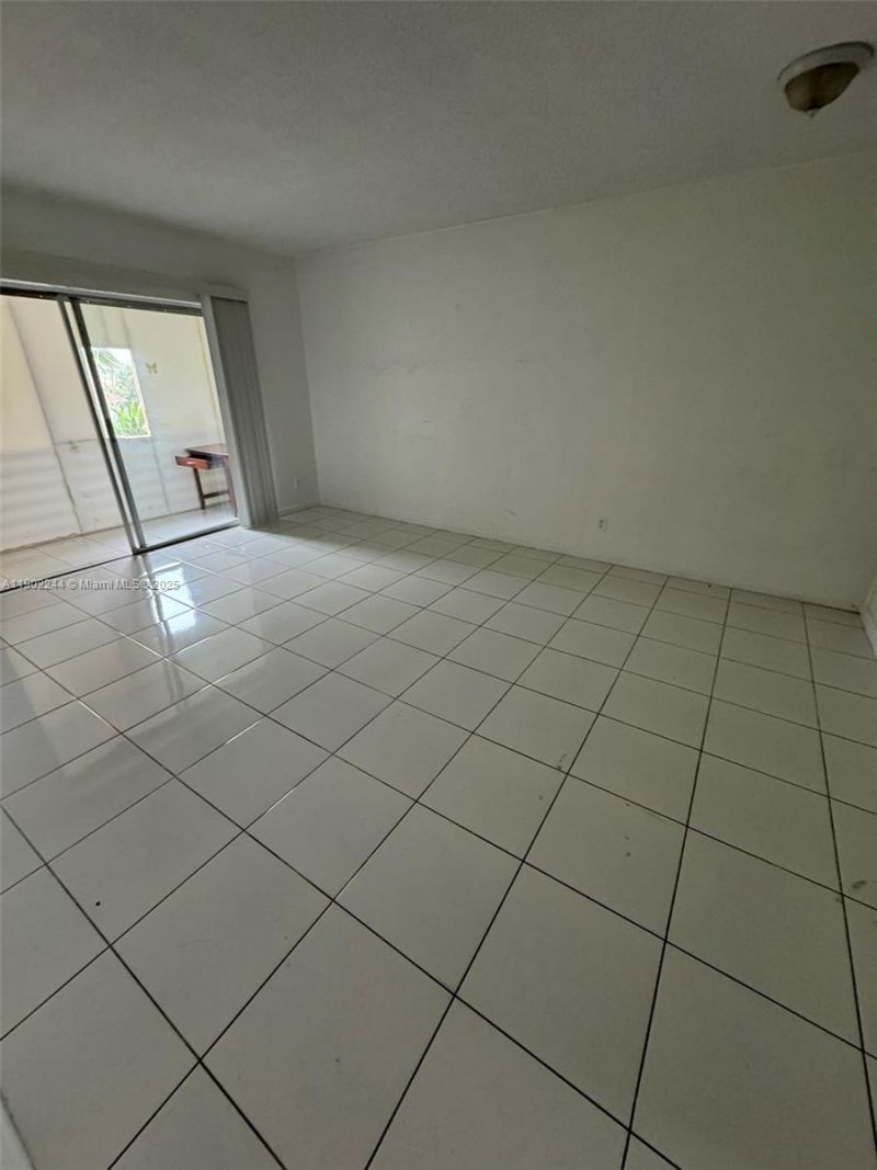 20201 NE 29th Ct, Unit D329, Aventura, FL 33180 Photo
