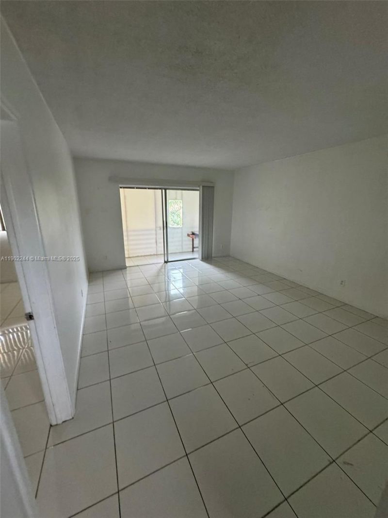 20201 NE 29th Ct, Unit D329, Aventura, FL 33180 Photo