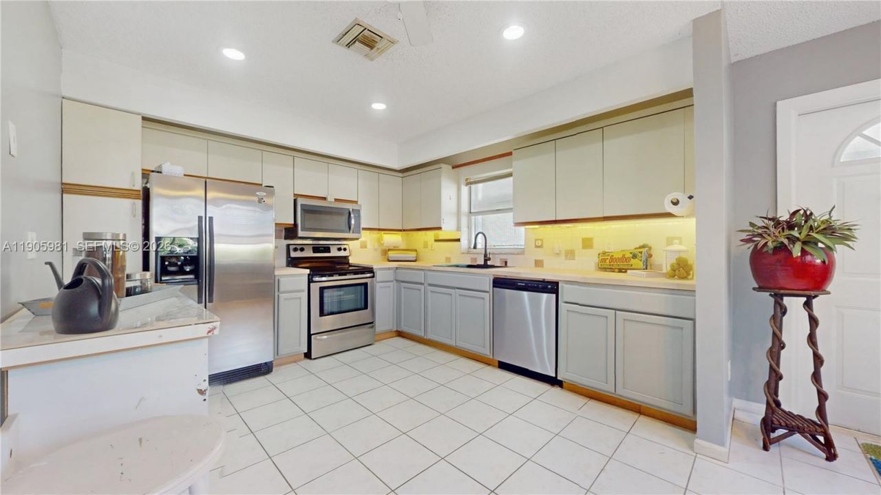 2255 SE 6th Pl, Homestead, FL 33033 Photo