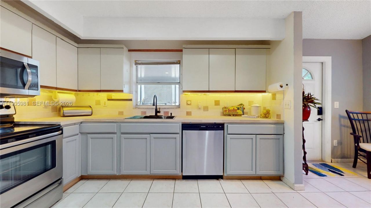 2255 SE 6th Pl, Homestead, FL 33033 Photo