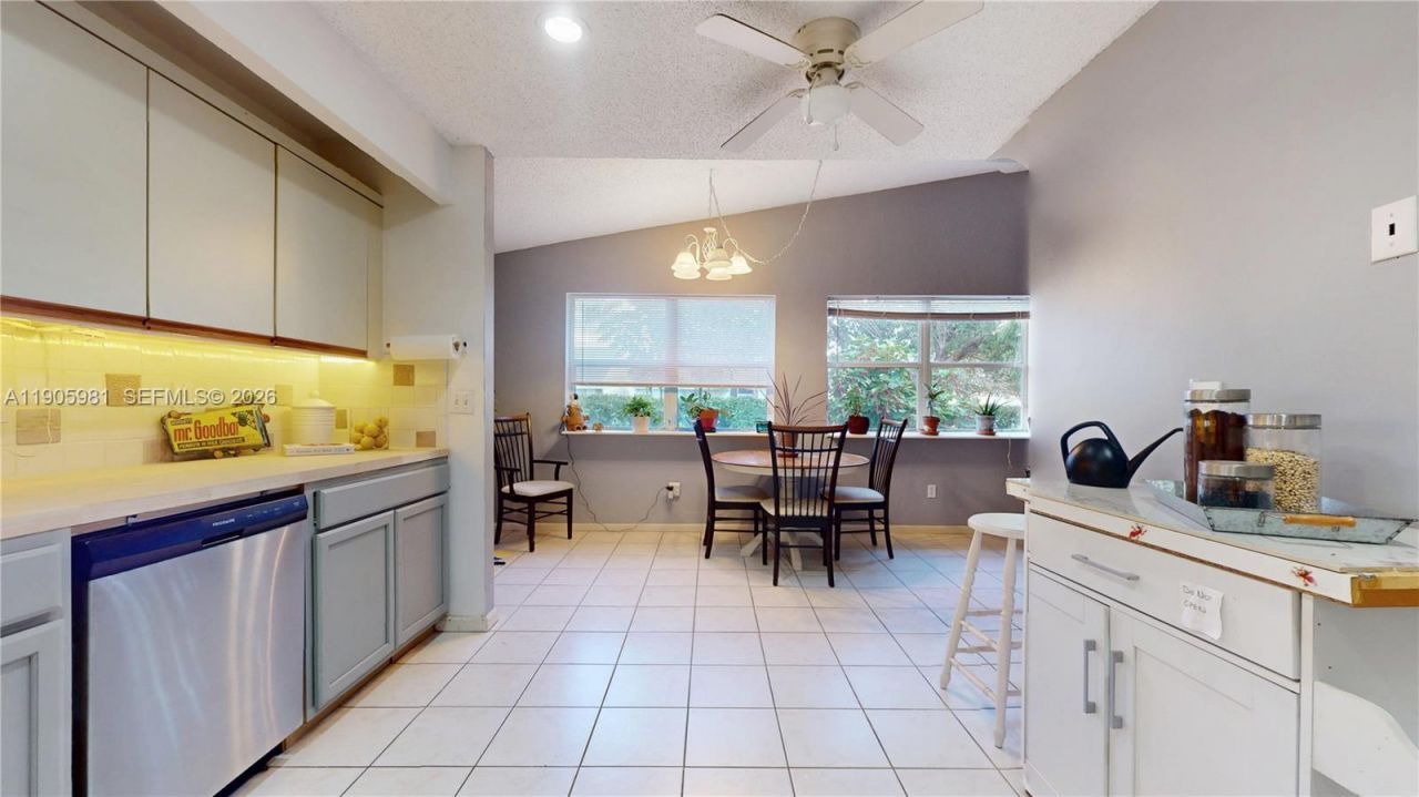 2255 SE 6th Pl, Homestead, FL 33033 Photo