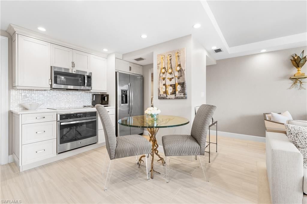 4200 Belair Ln, Unit 300, Naples, FL 34103 Photo