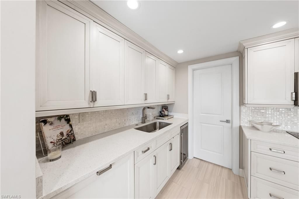 4200 Belair Ln, Unit 300, Naples, FL 34103 Photo